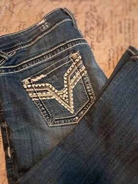 Vigoss Dark Blue Embroidered Pocket Capris
